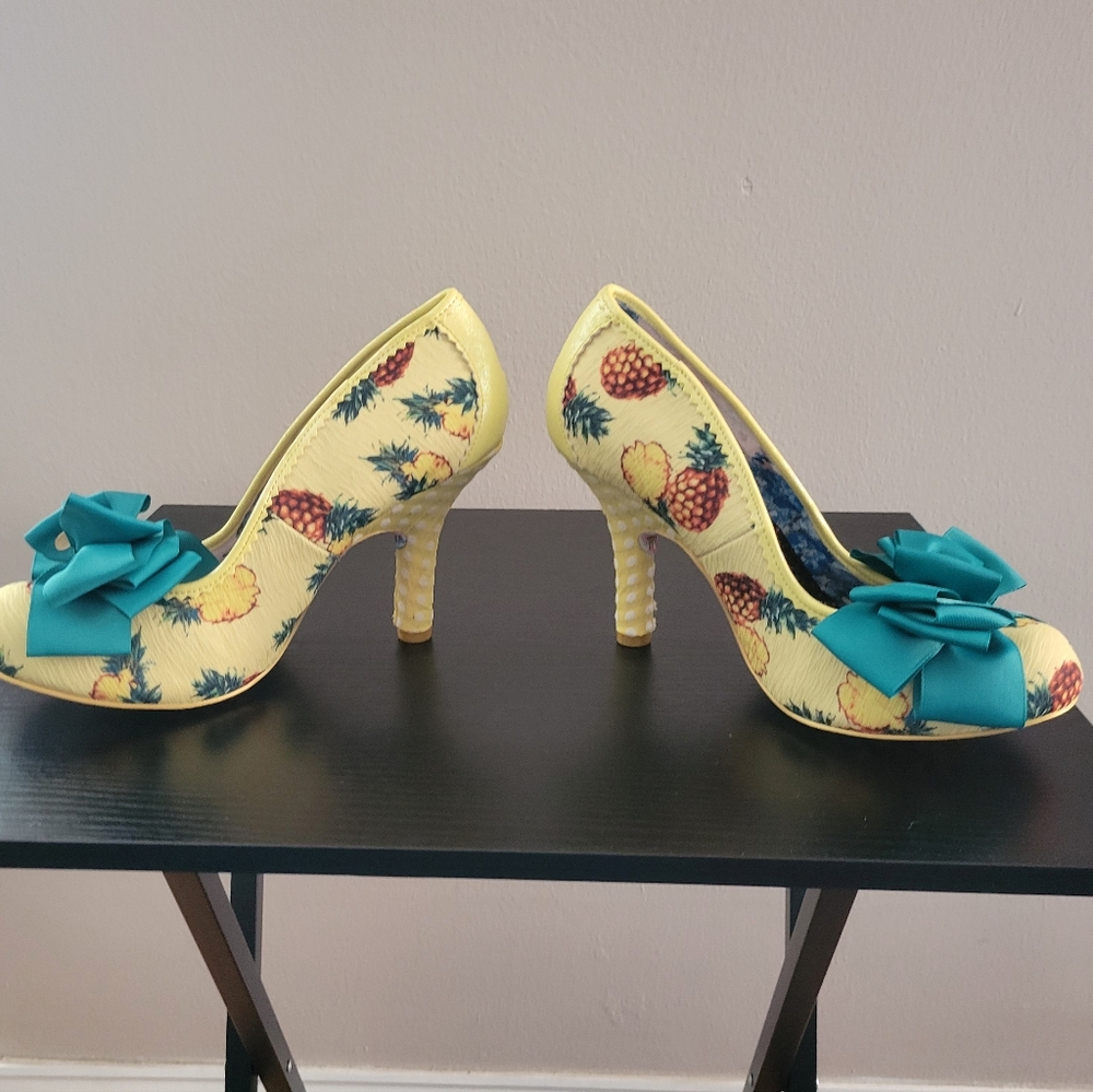 IRREGULAR CHOICE Ascot Yellow Pineapple Heels EU 41/US 10